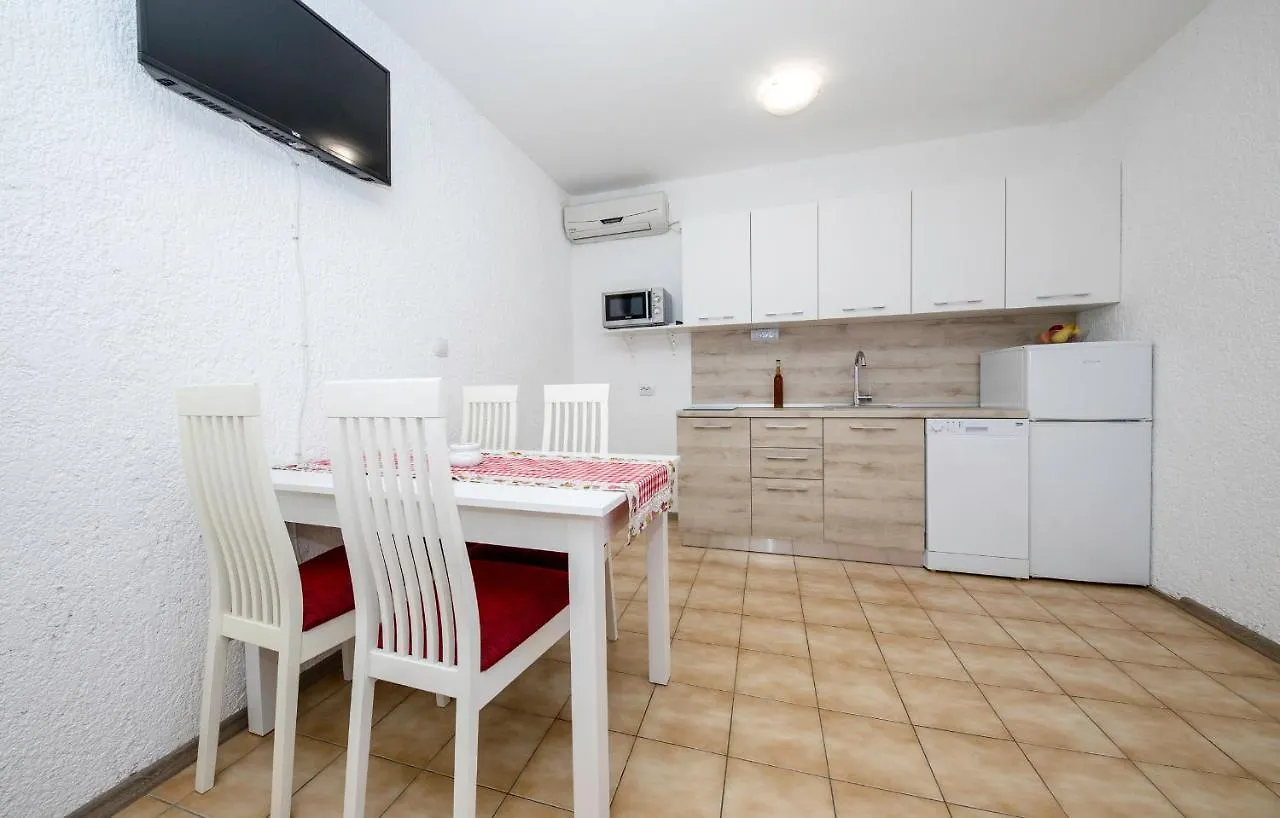 Apartments Korina 2866