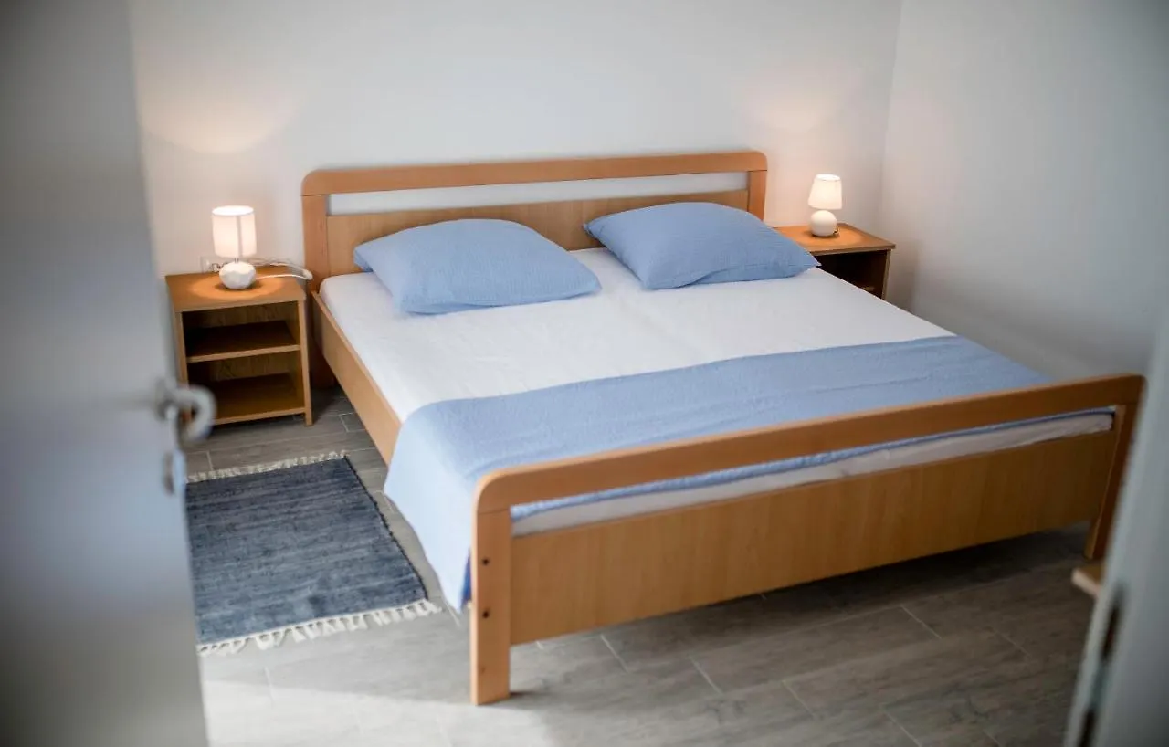 Apartments Korina 2866