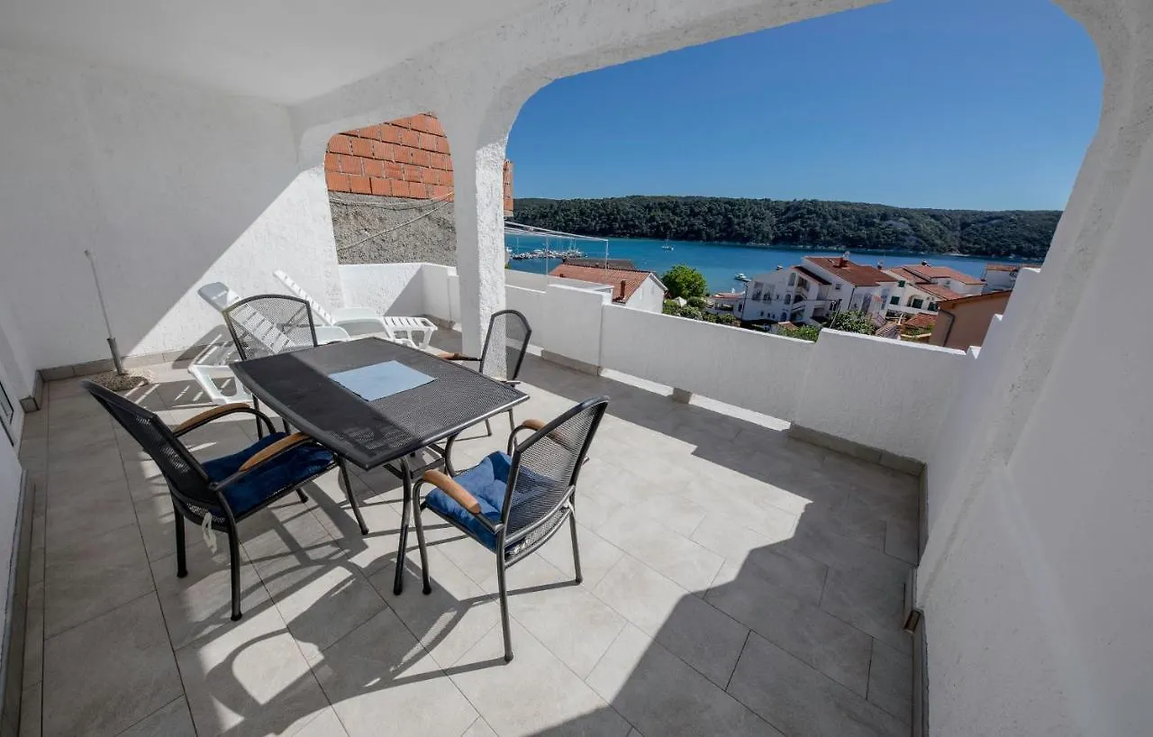 Apartments Korina 2866 0*, Kampor Croatia