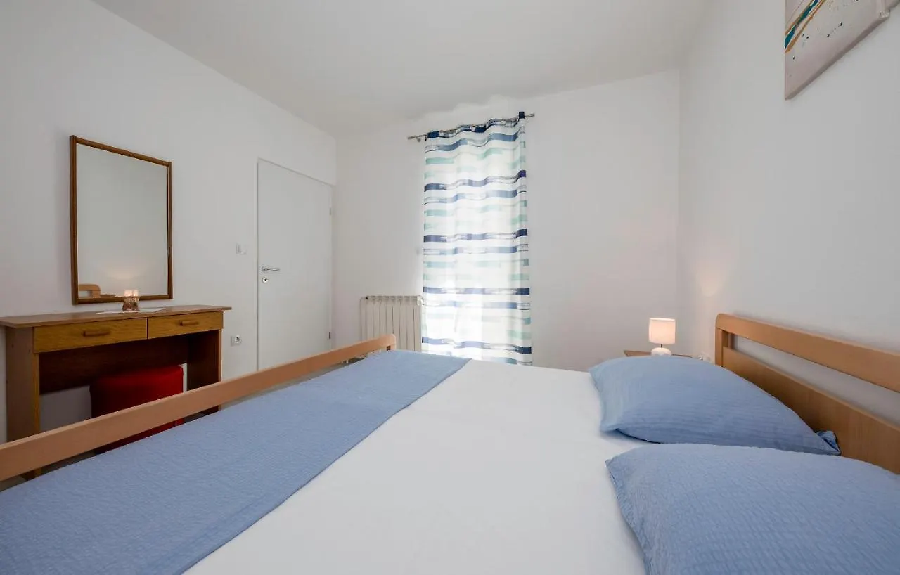 Apartments Korina 2866